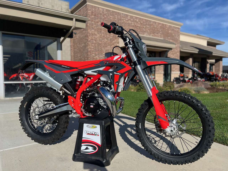 2025 BETA XTRAINER 300