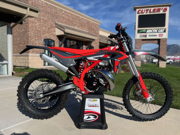 2025 BETA XTRAINER 300