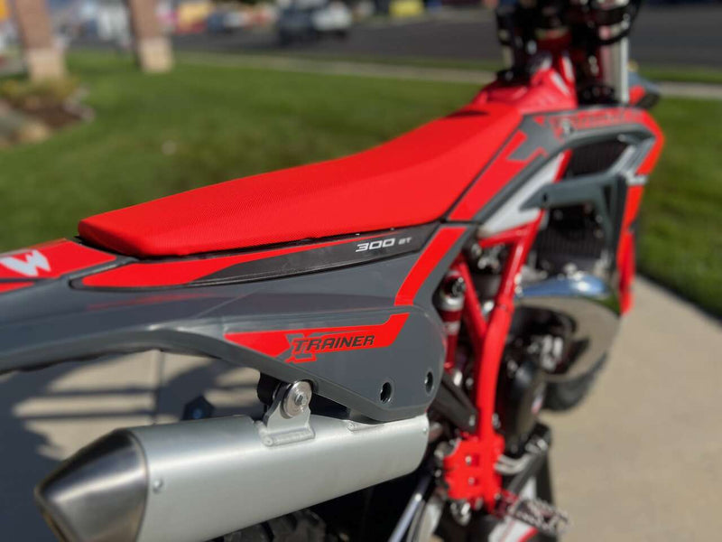 2025 BETA XTRAINER 300