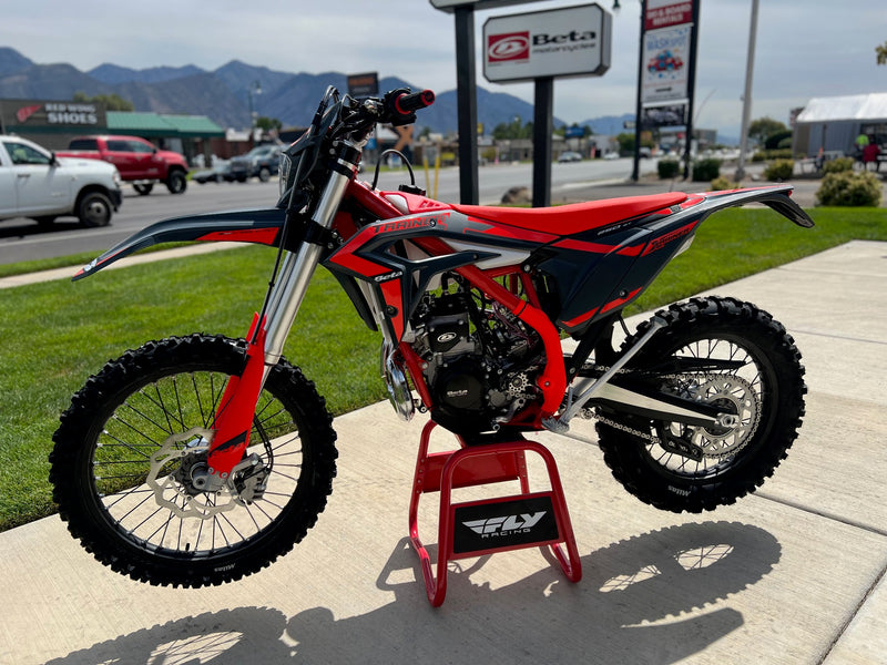 2025 BETA XTRAINER 250